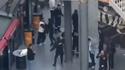 Bursa’nın Nilüfer ilçesinde bulunan bir alışveriş merkezinde iki grup arasında