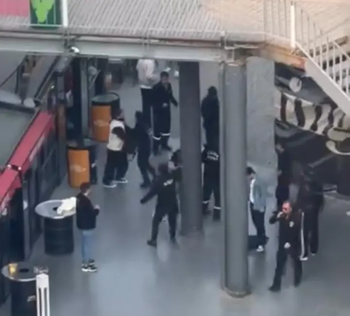 Bursa’nın Nilüfer ilçesinde bulunan bir alışveriş merkezinde iki grup arasında