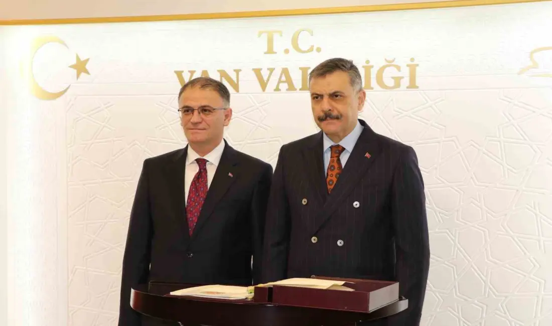 İçişleri Bakanı Mustafa Çiftçi, çeşitli ziyaretlerde bulunmak üzere Van’a geldi.