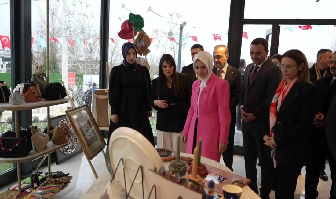 Aile ve Sosyal Hizmetler Bakanı Mahinur Özdemir Göktaş, Başiskele Belediyesi