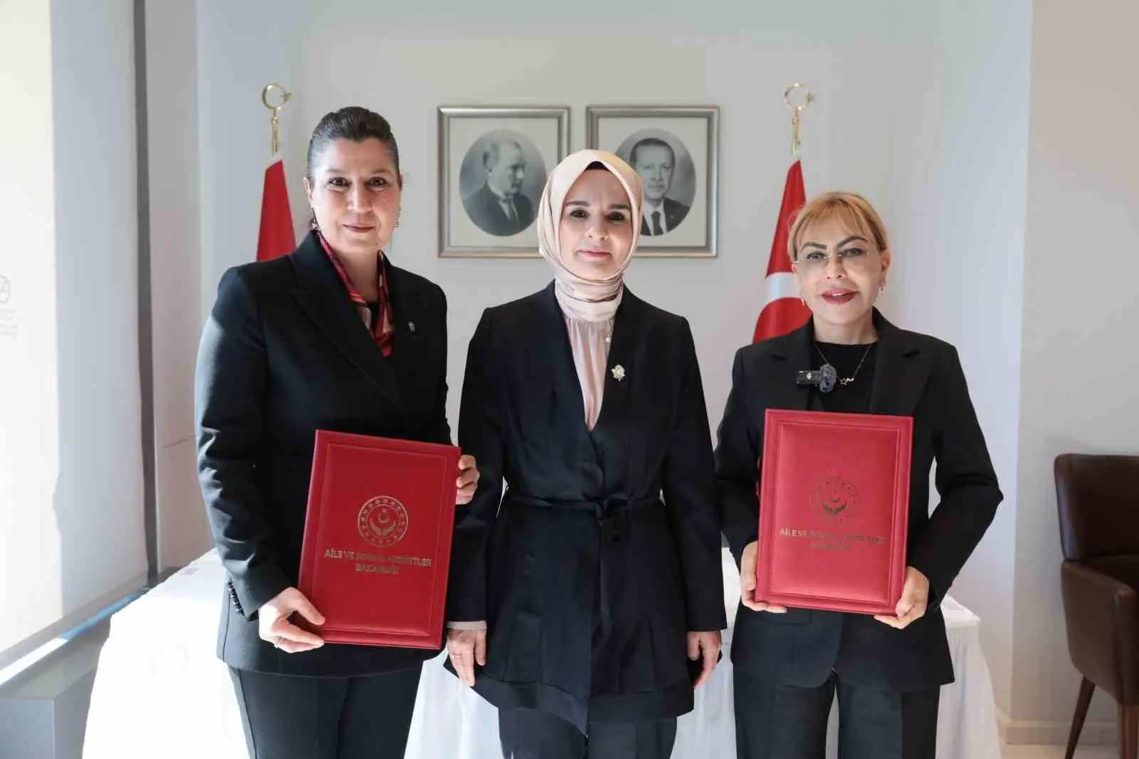 Aile ve Sosyal Hizmetler Bakanı Mahinur Özdemir Göktaş, TÜRKONFED ile