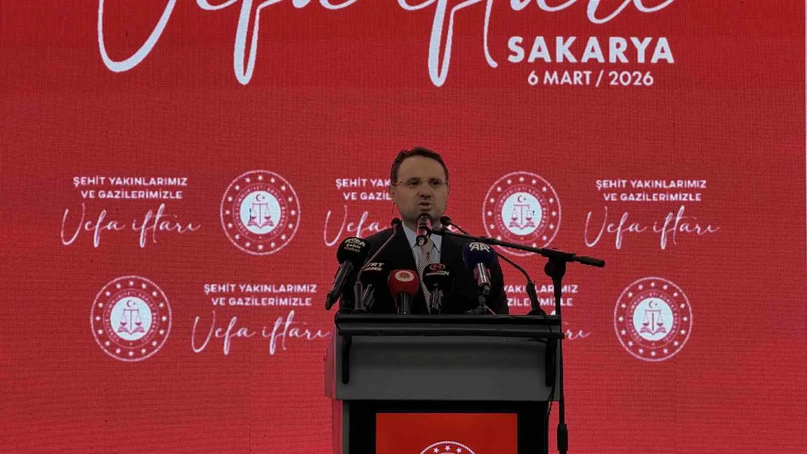 Sakarya’da şehit yakınları, gazi ve gazi aileleriyle iftar sofrasında buluşan