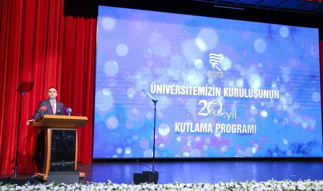 Sanayi ve Teknoloji Bakanı Mehmet Fatih Kacır, Recep Tayyip Erdoğan