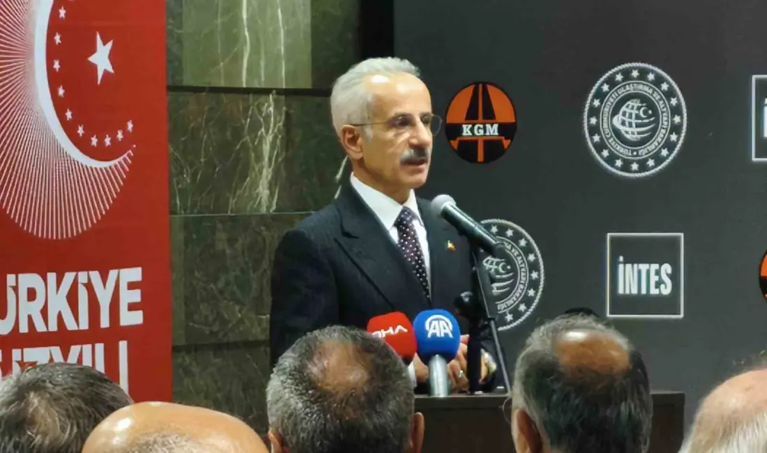 Ulaştırma ve Altyapı Bakanı Abdulkadir Uraloğlu, “Hedefimiz 14 bin kilometre