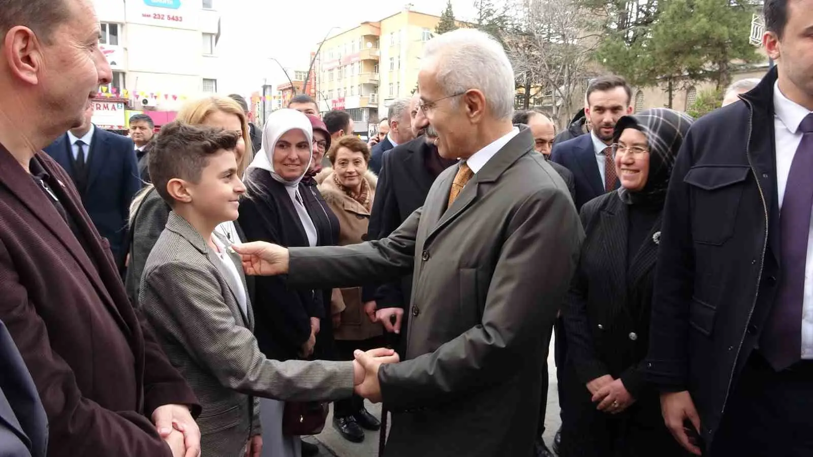 Ulaştırma ve Altyapı Bakanı Abdulkadir Uraloğlu, “Isparta’mızda Dereboğazı yolu gündemimizde