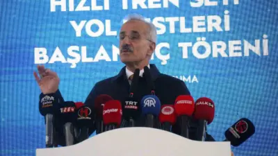 Ulaştırma ve Altyapı Bakanı Abdulkadir Uraloğlu, Sakarya’da Türkiye’nin 225 kilometre