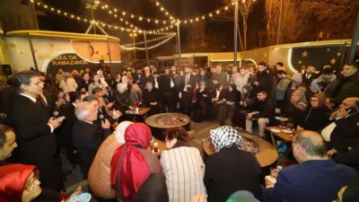 AK Parti İstanbul İl Başkanlığı önünde Ramazan ayı dolayısıyla düzenlenen