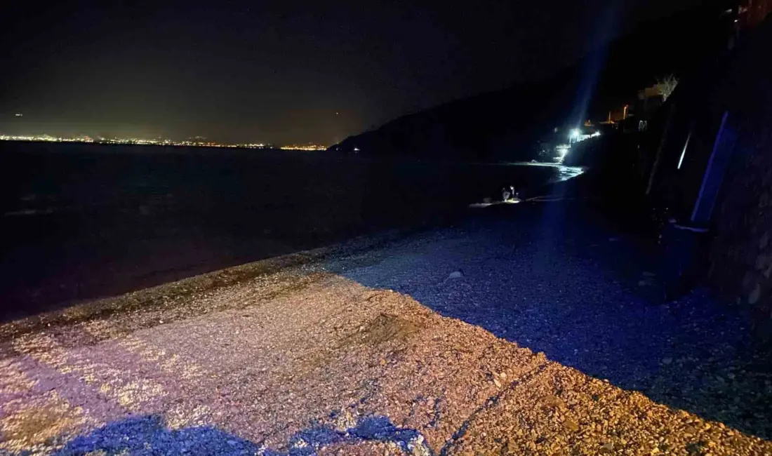 Bursa’nın Mudanya ilçesinde balık tutmak için denize açılan baba-oğulun bulunduğu