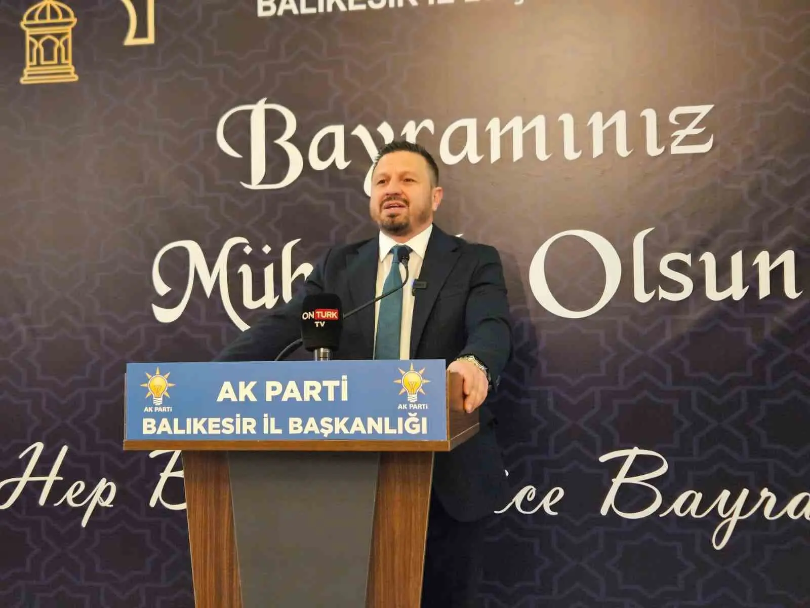AK Parti Balıkesir İl Başkanlığı tarafından düzenlenen geleneksel bayramlaşma programı,