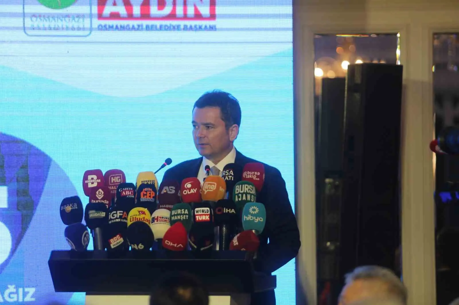 Osmangazi Belediye Başkanı Erkan Aydın, yapılan çalışmaları hem de yeni