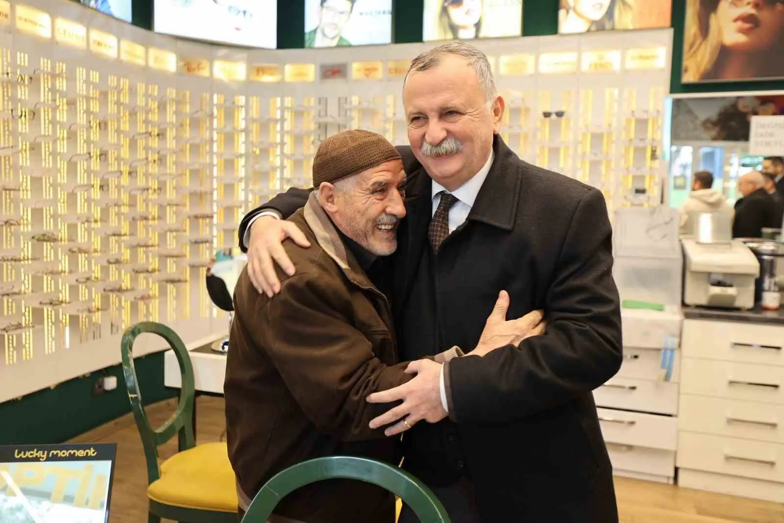 Ege Bölgesi’nde yapılan Yerel Yönetimler Güven Endeksi araştırmasında Yunusemre Belediye