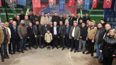 Bursa Büyükşehir Belediyesi tarafından düzenlenen iftar programında İzniklilerle buluşan Başkan