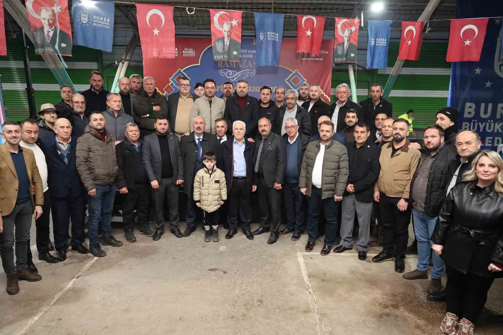 Bursa Büyükşehir Belediyesi tarafından düzenlenen iftar programında İzniklilerle buluşan Başkan