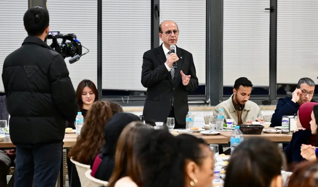 Yeşilyurt Belediye Başkanı Prof. Dr. İlhan Geçit, dünyanın farklı ülkelerinden