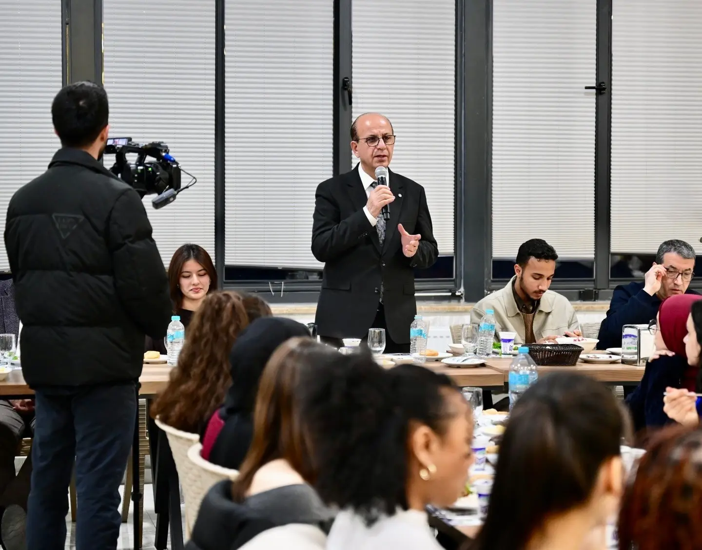 Yeşilyurt Belediye Başkanı Prof. Dr. İlhan Geçit, dünyanın farklı ülkelerinden