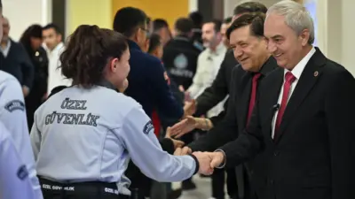 Kepez Belediye Başkanı Mesut Kocagöz, Ramazan Bayramı öncesinde belediye personeliyle