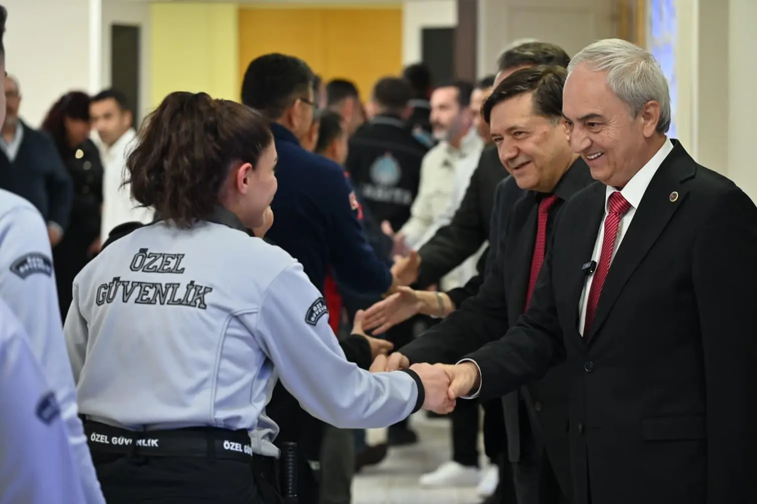 Kepez Belediye Başkanı Mesut Kocagöz, Ramazan Bayramı öncesinde belediye personeliyle