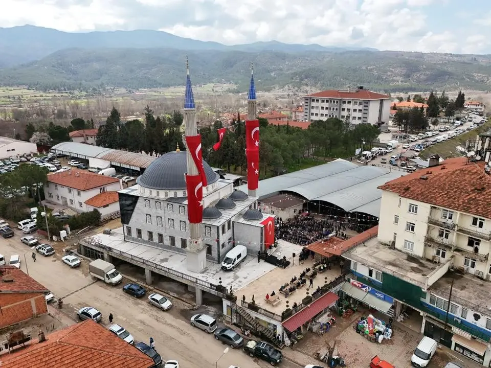 DENİZLİ (İHA) – Denizli’nin Beyağaç Belediye Başkanı Sezayi Pütün, Merkez