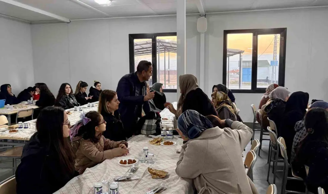 Akçadağ Belediye Başkanı Hasan Ulutaş iftar programında vatandaşlarla bir araya