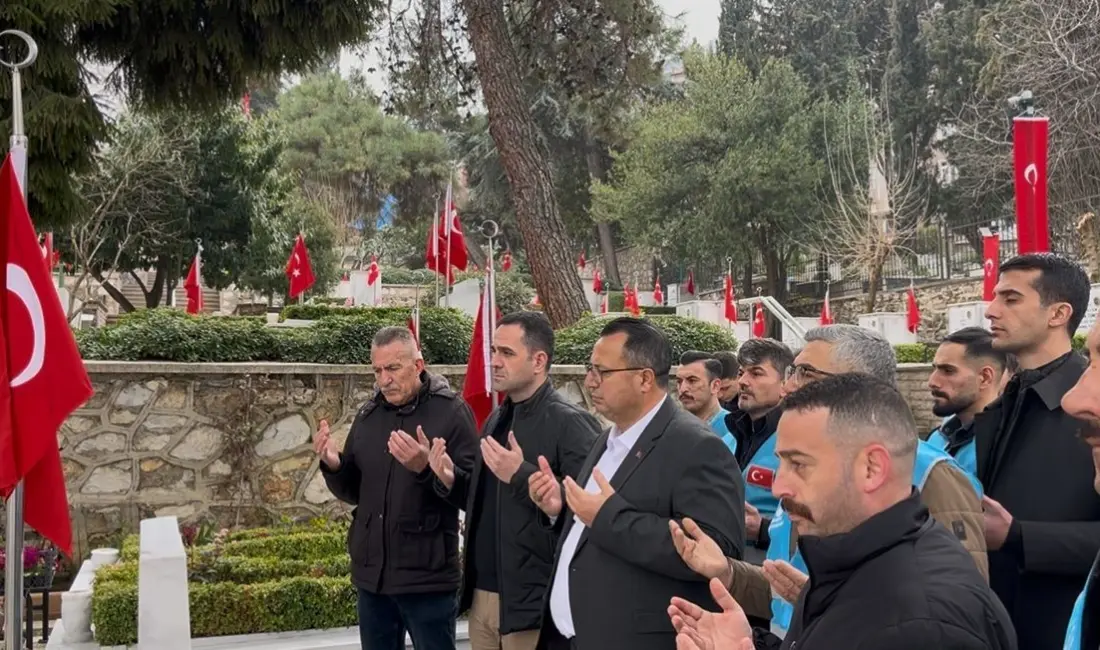 Bursa’da bayram öncesinde şehitler unutulmadı. Ülkü Ocakları İl Başkanı Nurtaç