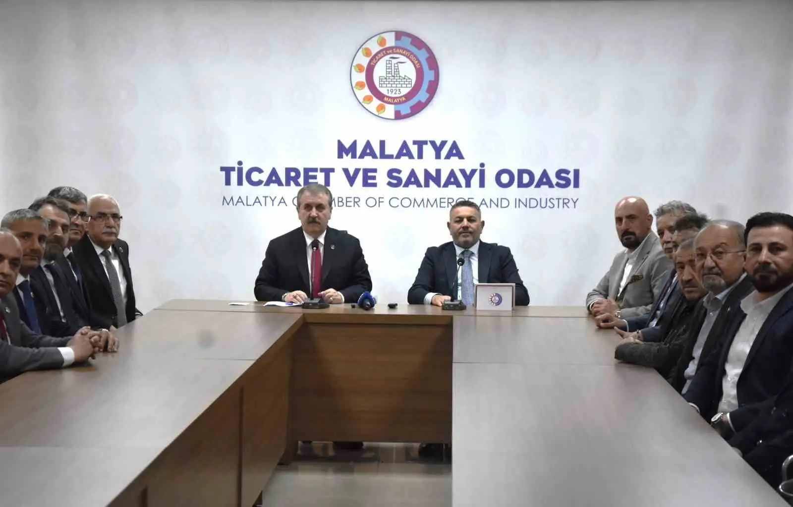 Büyük Birlik Partisi (BBP) Genel Başkanı Mustafa Destici, Malatya Ticaret