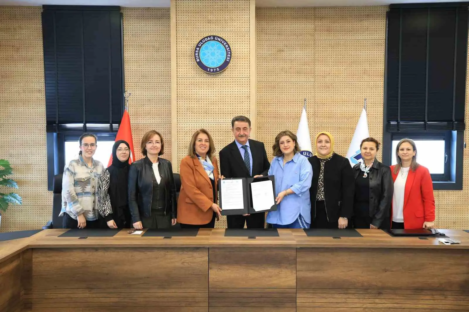 Bursa Uludağ Üniversitesi bünyesinde faaliyet gösteren Kadın ve Aile Çalışmaları