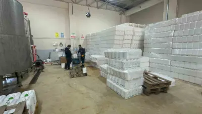 Bursa Büyükşehir Belediyesinin çiftçilere yüzde 50 indirimle sunduğu sıvı gübreler