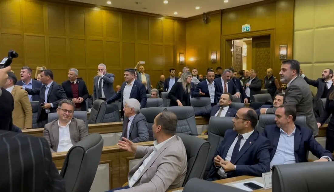 Mustafa Bozbey ile Oktay Yılmaz arasında, Bursa Büyükşehir Belediye Meclisi’nde