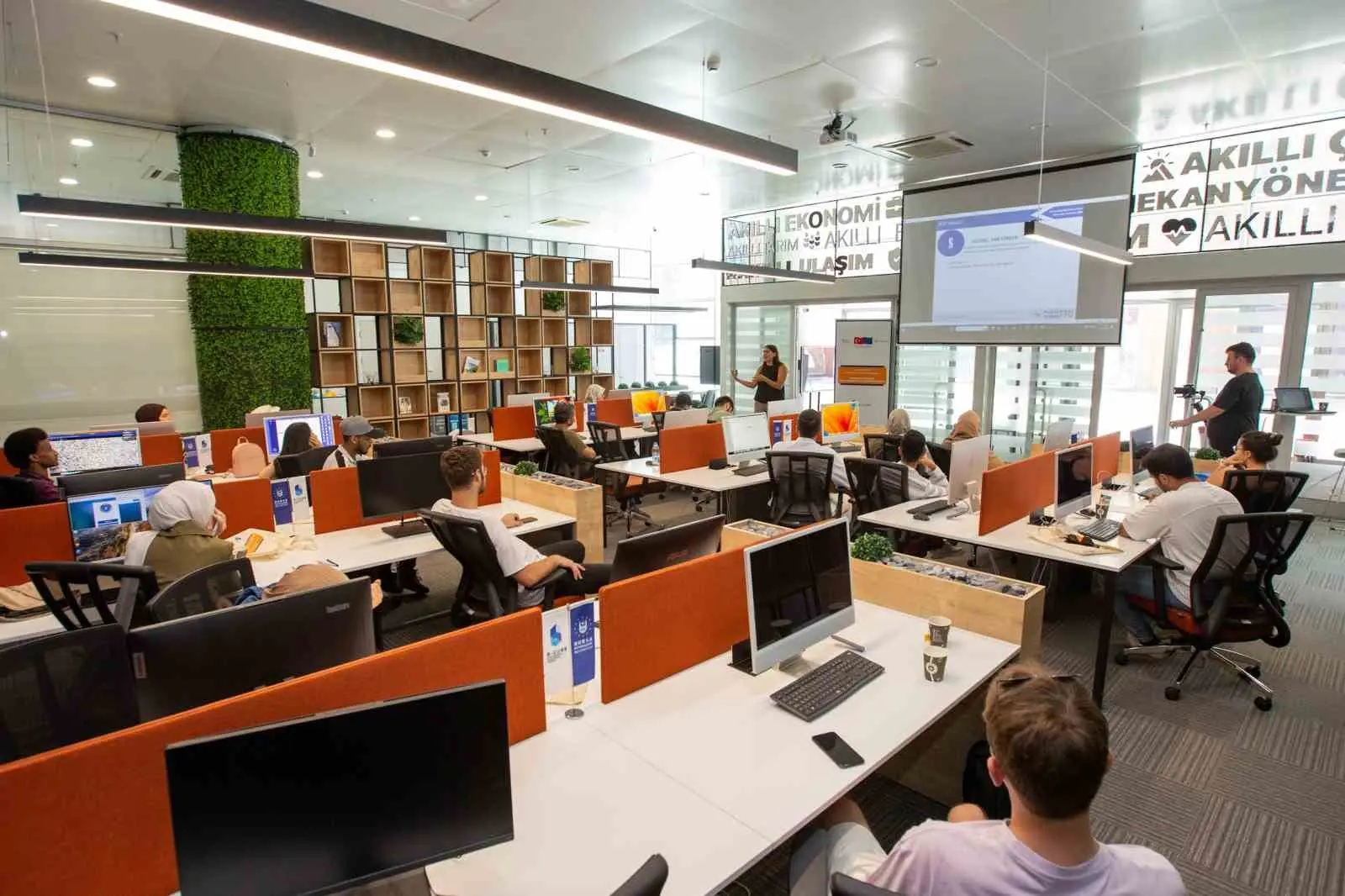 Bursa Büyükşehir Belediyesi’nin teknoloji ve sürdürülebilirlik odaklı vizyonu, uluslararası arenada