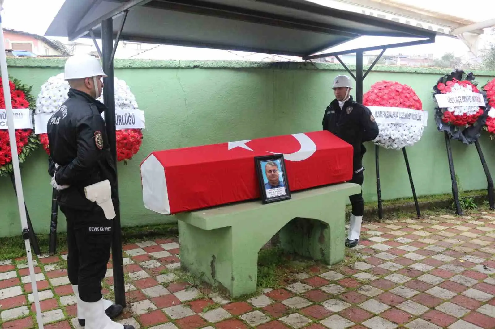 Bursa’da Mustafakemalpaşa İlçe Emniyet Müdürlüğü’nde görev yapan polis memuru Mehmet