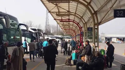 Bursa’da bayram öncesi hareketlilik başladı. Şehirlerarası Otobüs Terminali’nde peronlar yolcularla