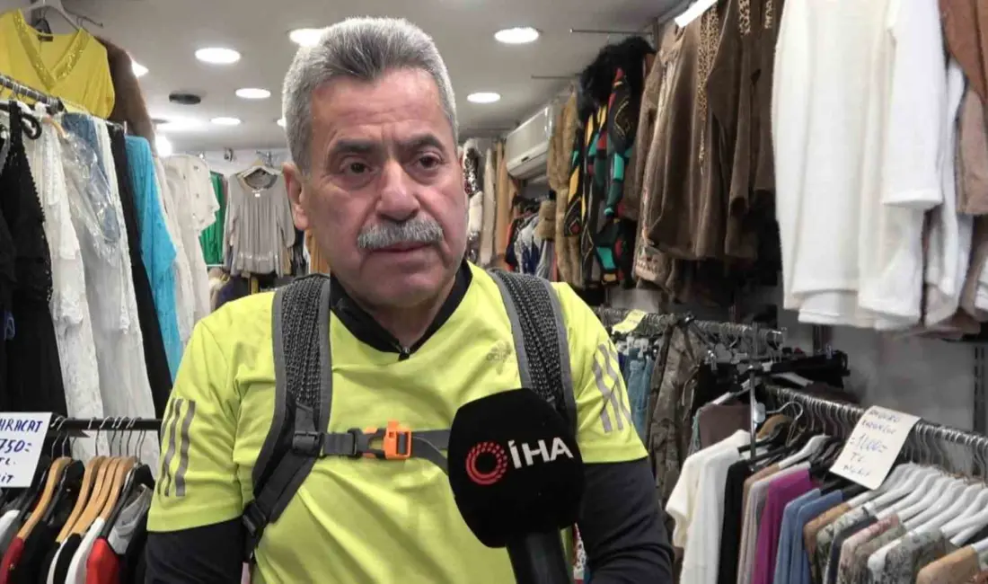 Bursa’da 66 yaşındaki esnaf Enver Koç, Ramazan ayında hem orucunu