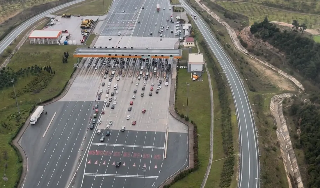 Bursa’da Ramazan bayramı öncesinde jandarma ekipleri helikopterle havadan trafik denetimi