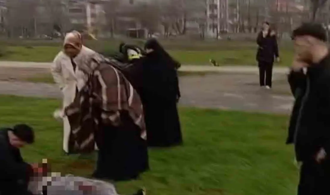 Bursa’da çıkan bıçaklı kavgada boğazı kesilen bir kişi kaldırıldığı hastanede