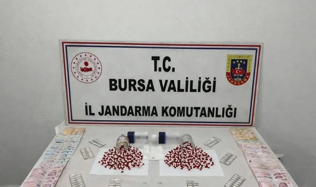 Bursa’nın Yıldırım ilçesinde düzenlenen operasyonda bin 39 adet sentetik ecza