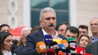 Bursa’da Mustafa Bozbey’in gözaltına alınmasının ardından, Cumhuriyet Halk Partisi Bursa