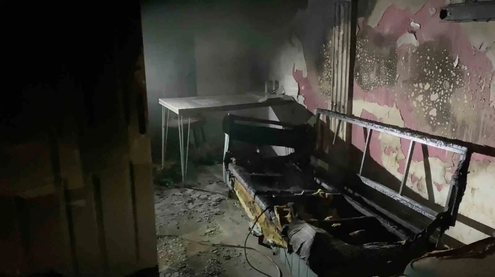 Bursa’nın Osmangazi ilçesinde madde bağımlısı olduğu öğrenilen şahıs, iddiaya göre