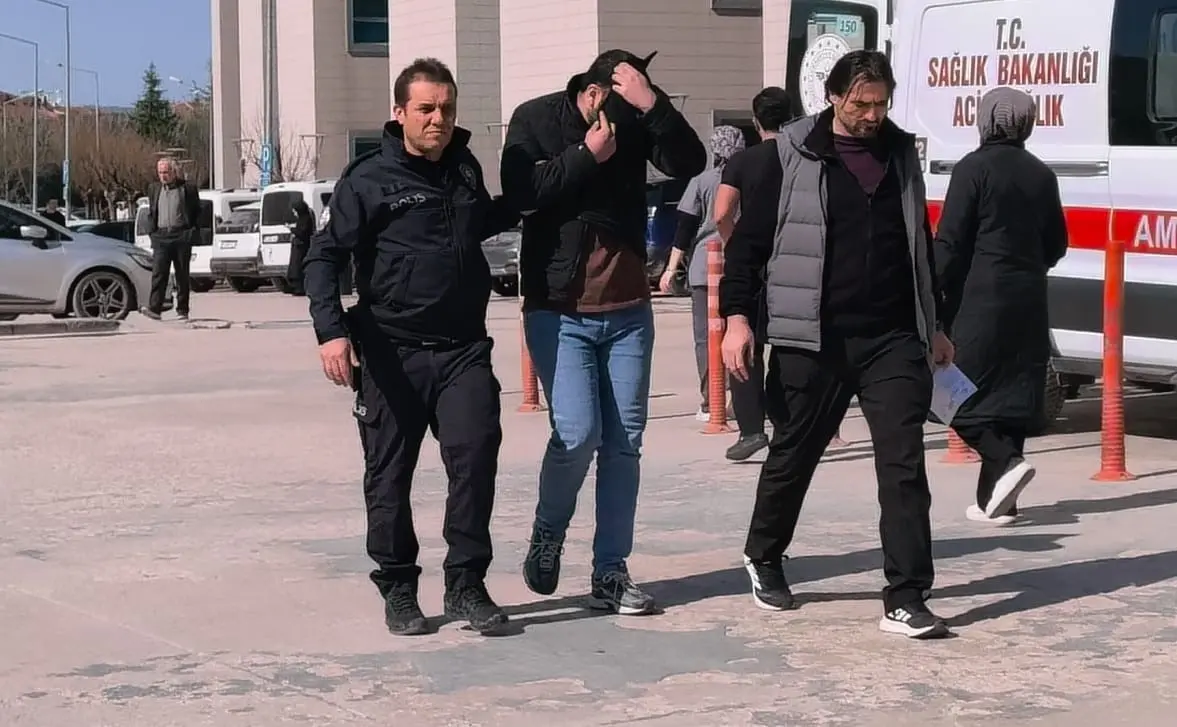 Bursa’nın İnegöl ilçesinde yokuşta park edilen ve el freni çekilmediği