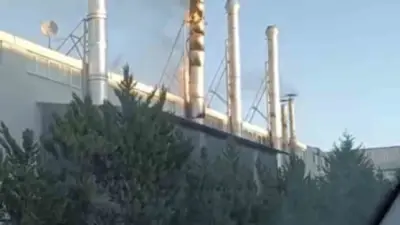 Bursa’nın bir fabrikanın bacasında çıkan yangını itfaiye ekipleri söndürdü. Edinilen
