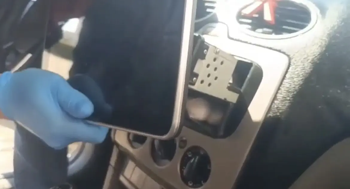 Bursa’da jandarma ekiplerinin düzenlediği uyuşturucu operasyonunda çok sayıda uyuşturucu madde