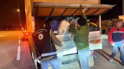 Bursa Emniyet Müdürlüğü ekipleri, göçmen kaçakçılığı suçunun önlenmesi ve kamu