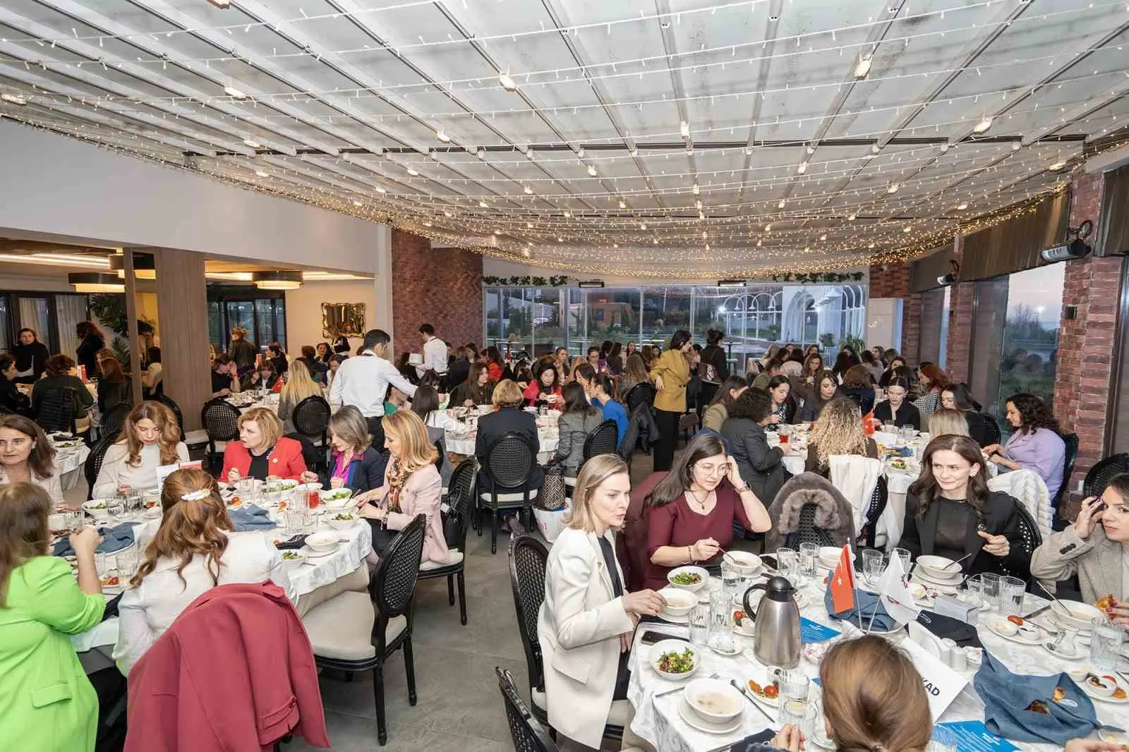 Bursa’da iş dünyası ve sivil toplum kuruluşlarında aktif rol alan