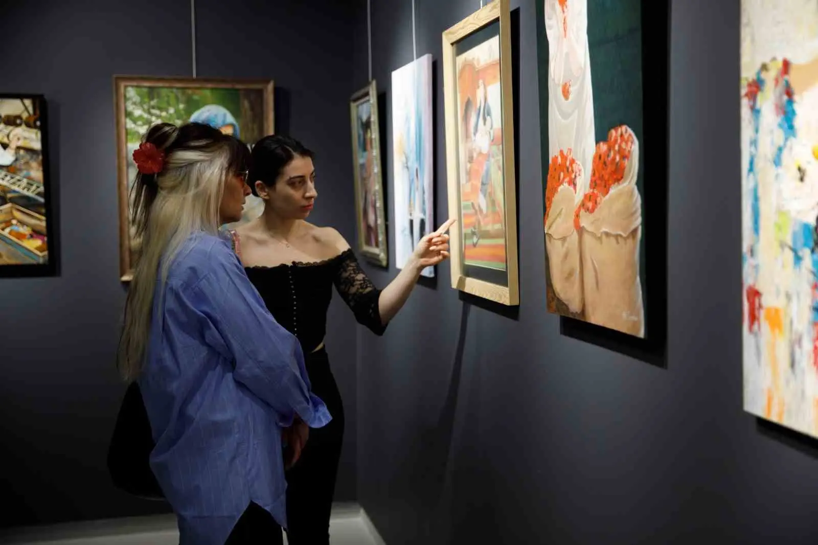 Bursa Kent Konseyi Ressamlar Çalışma Grubu tarafından hazırlanan ‘Kadın ve