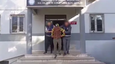Bursa’nın Osmangazi ilçesinde haklarında kesinleşmiş hapis cezası bulunan iki şüpheli