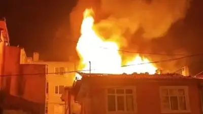 Bursa’nın Osmangazi ilçesinde metruk binada çıkan yangın korku dolu anlar