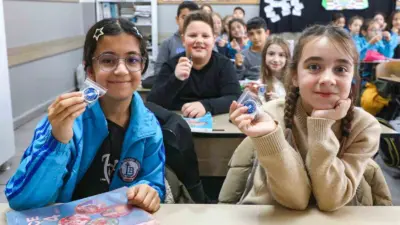 Bursa Büyükşehir Belediyesi, Deprem Haftası kapsamında Lütfi Banuşoğlu İlkokulu’nda öğrencilere