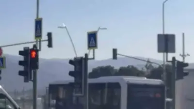 Bursa’da özel halk otobüsünün ters şeride girmesi trafikte tehlikeli anlara