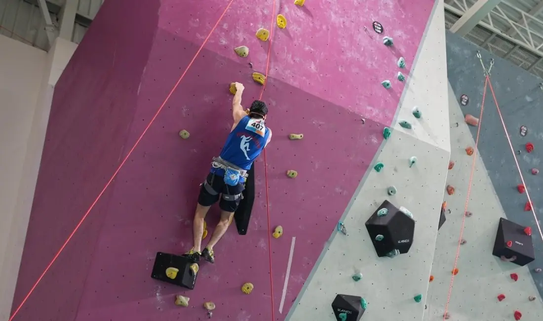 Türkiye Dağcılık Federasyonu’nun düzenlediği Para Tırmanış Türkiye Şampiyonası, engelli sporcuların