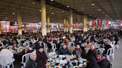 Bursa Büyükşehir Belediyesi, düzenlediği etkinlikler ve verdiği iftarlarla Ramazan’ın paylaşma