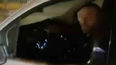 Bursa’da seyir halinde olan servis minibüsü, makas atan kamyonetin çarpması